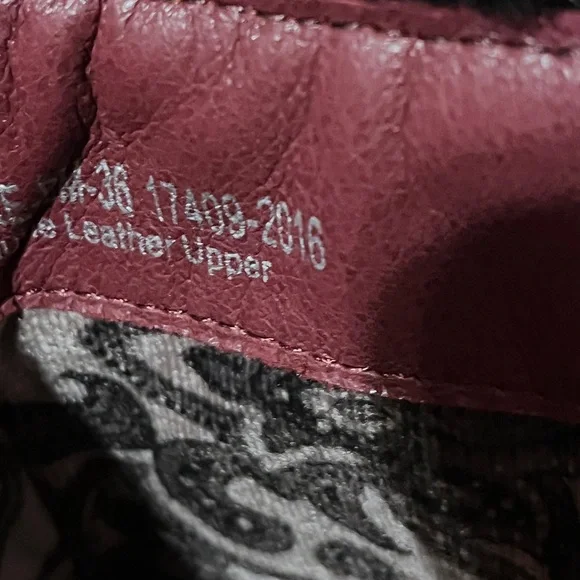 Stylish Black Lace-Up Women's Boots - Picture 9 of 11